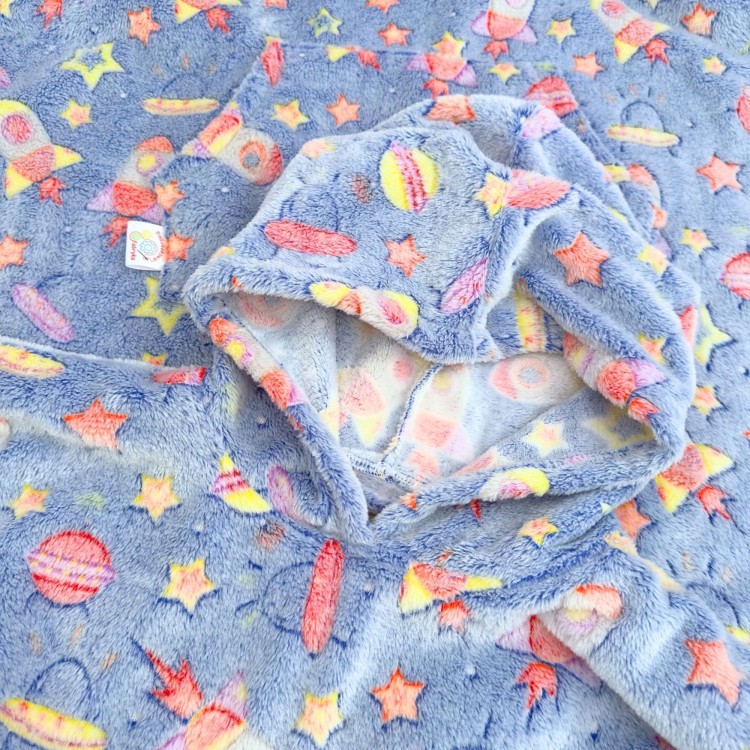 Kocobluza dziecięca z kapturem – materiał świecący w rakiety w kilku rozmiarach