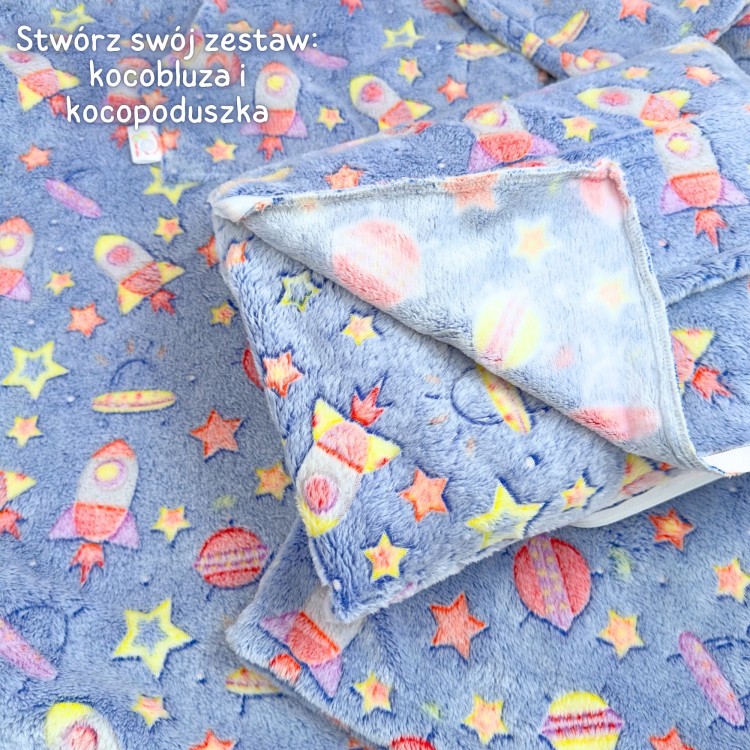 Kocobluza i kocopoduszka w rakiety delikatnie świecąca w ciemności