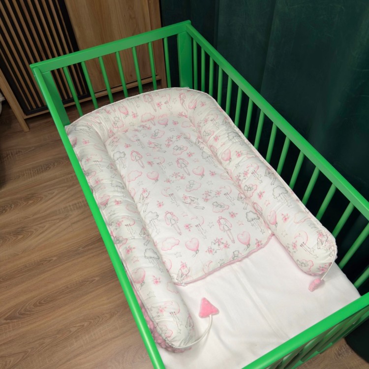 kokon dla dziecka Minky jasnoróżowy miękki materiał