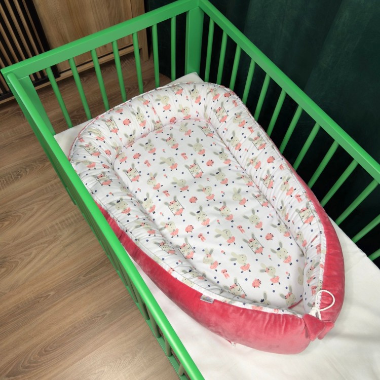 kokon dla dziecka Minky koralowy miękki materiał