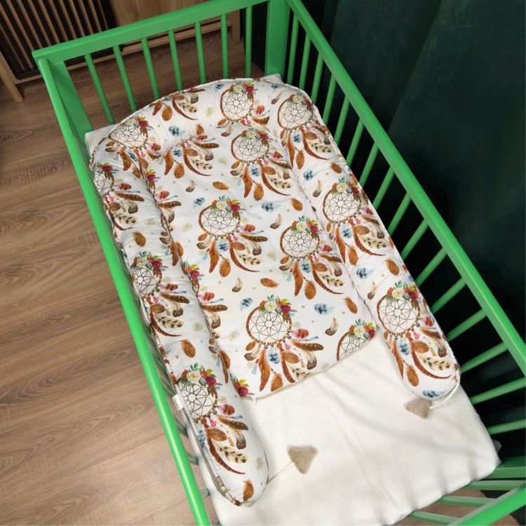 beżowy kokon dla noworodka przytulne gniazdko