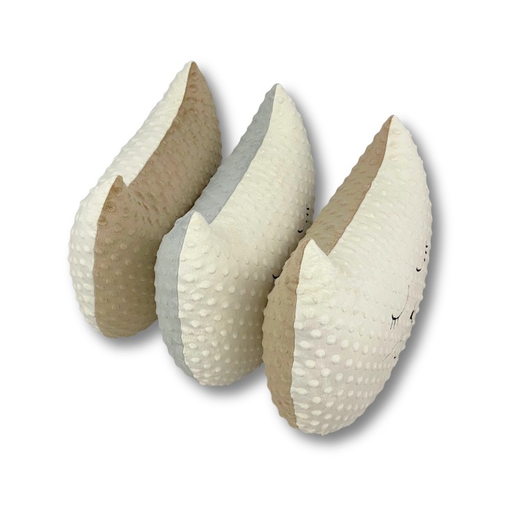 Duża poduszka kot z haftem pyszczka – poduszka dekoracyjna