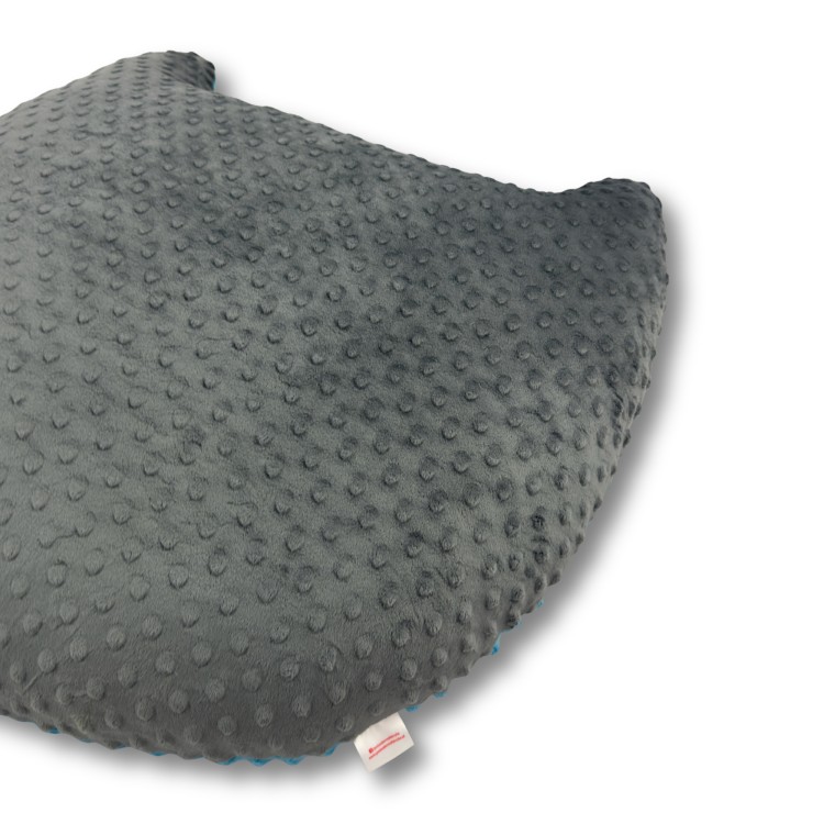 Poduszka kot bardzo duża – dekoracja pokoju dziecka